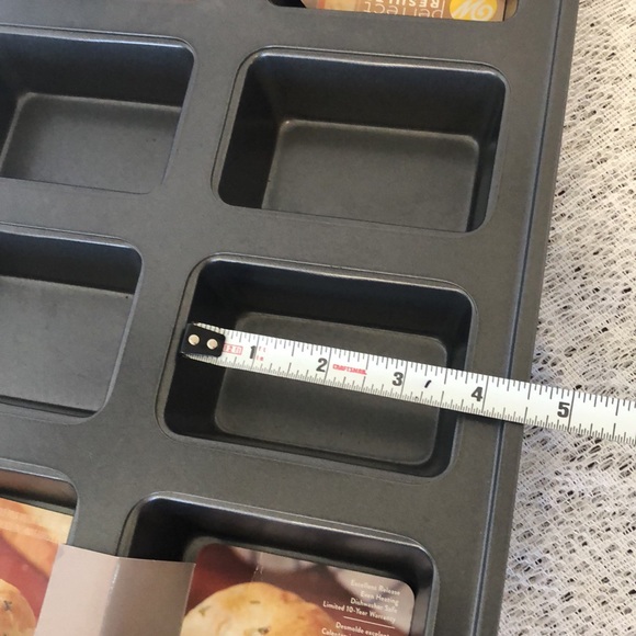 New! Wilton Premium Non-Stick 8 Mini Loaf Pan with Baking Cup Liners - Picture 12 of 12